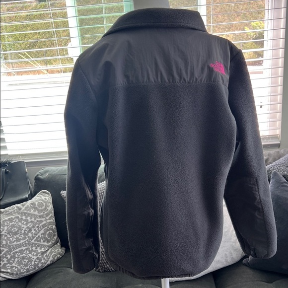 The North Face Girls' Puffer Jacket - Charcoal and Magenta - Picture 5 of 16